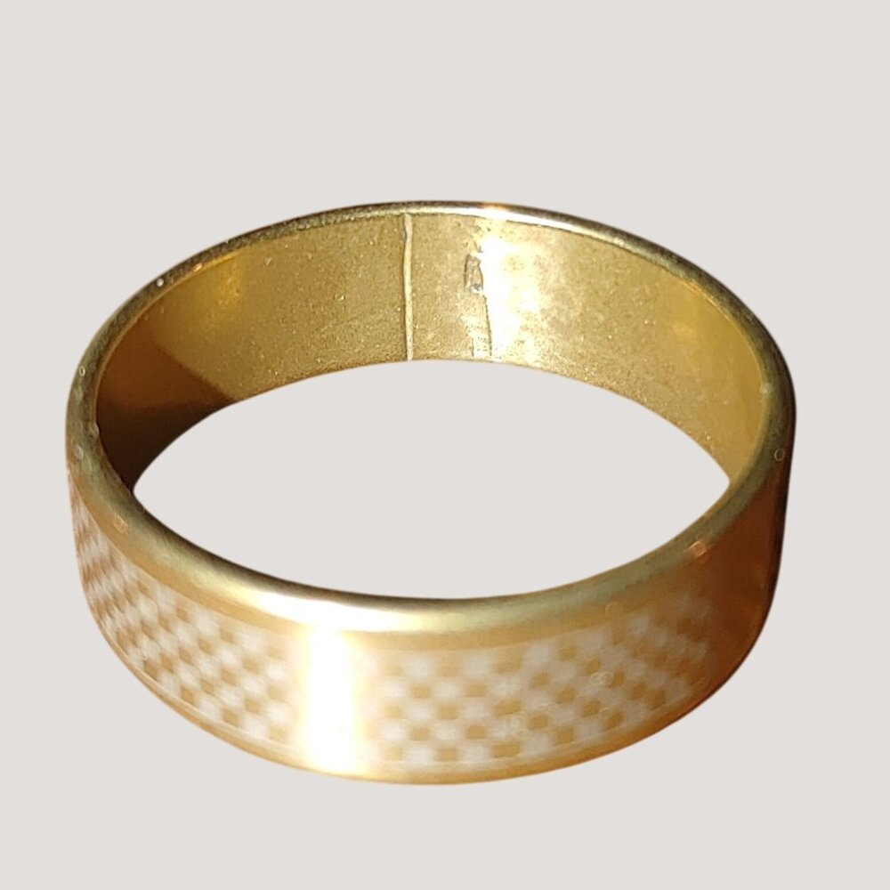 Band Ring Gold Tone Polished Stainless Steel Checkered Pattern Mens Size 11